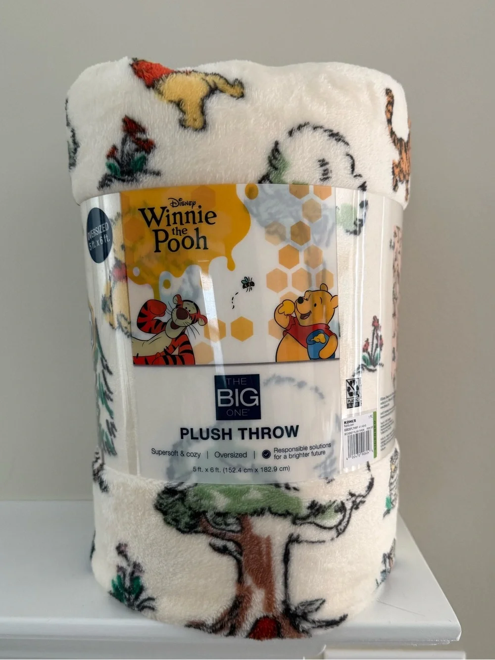 Classic Winnie the Pooh Hundred Acre Wood Oversized Plush Throw Blanket NEW